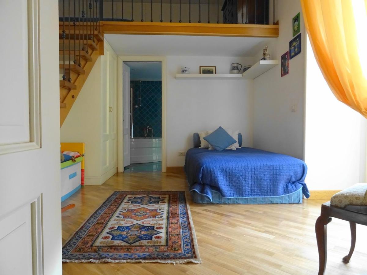 Mezzocannone Holiday House Napoli Dış mekan fotoğraf