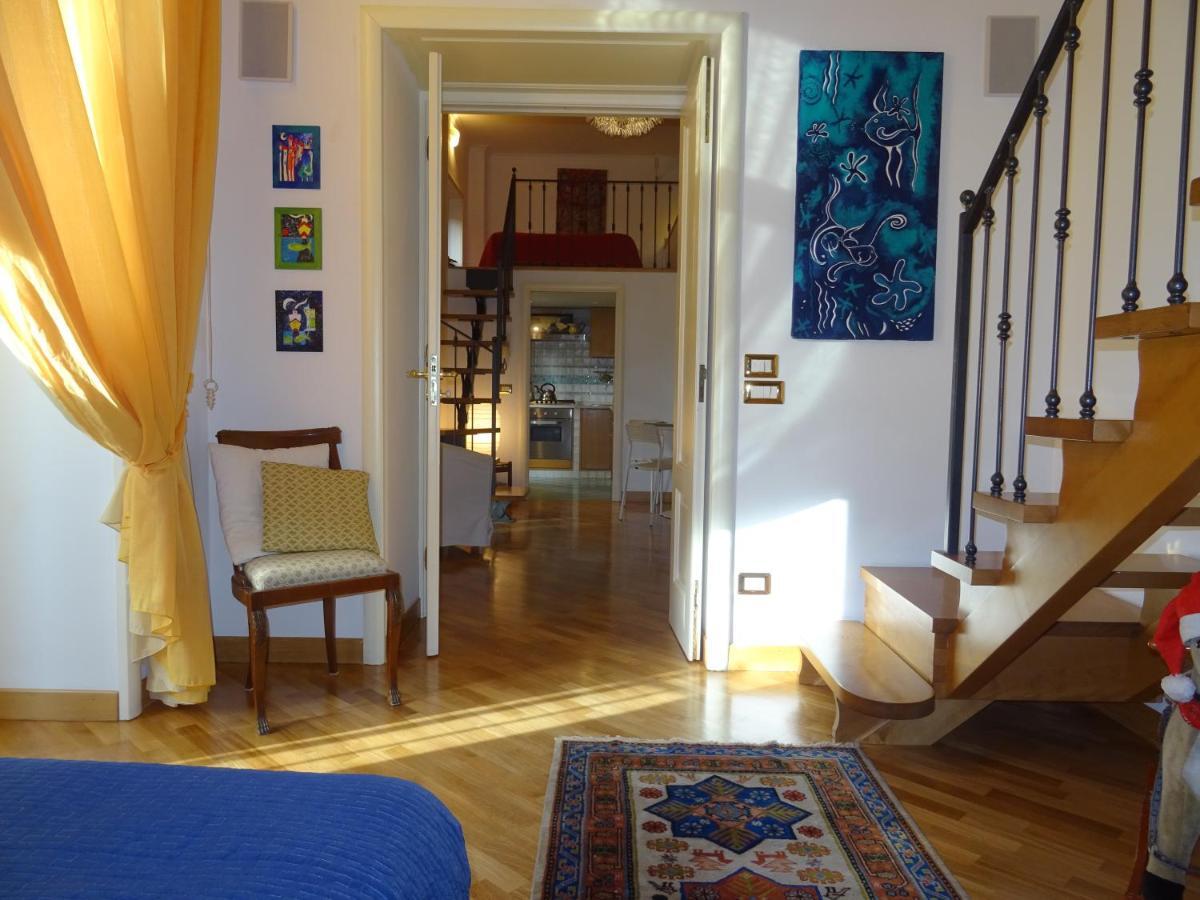 Mezzocannone Holiday House Napoli Dış mekan fotoğraf