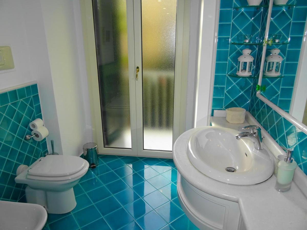 Mezzocannone Holiday House Napoli Dış mekan fotoğraf